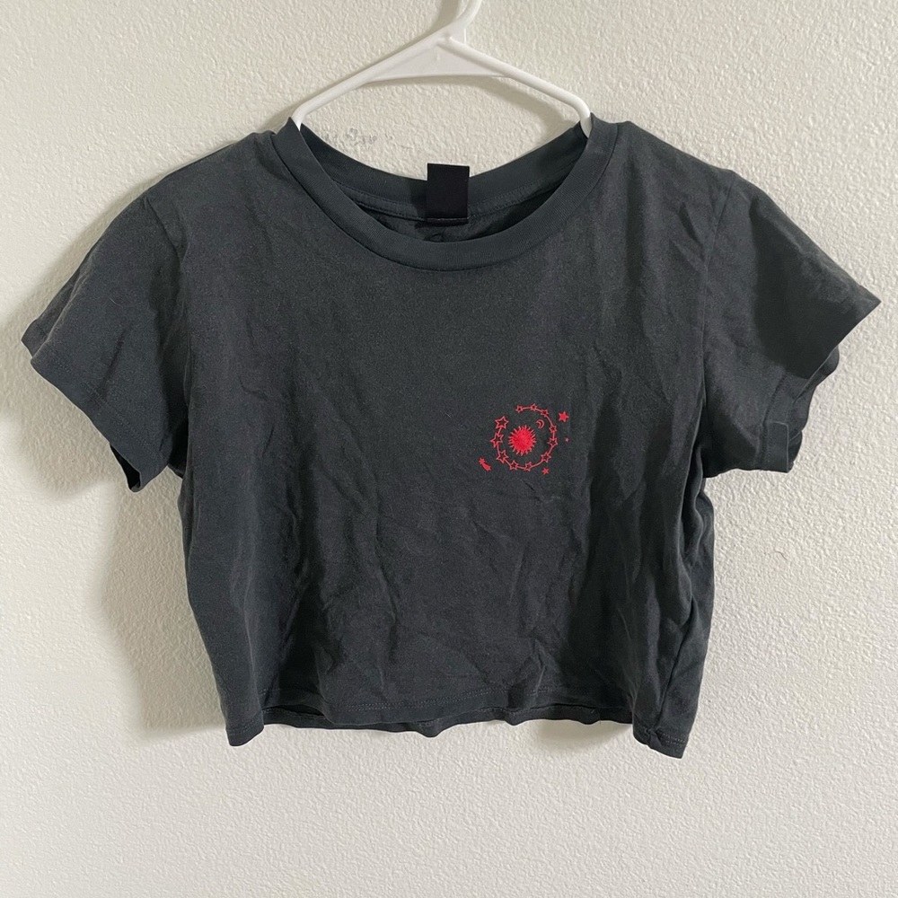 Cropped Urban Outfitters shirt